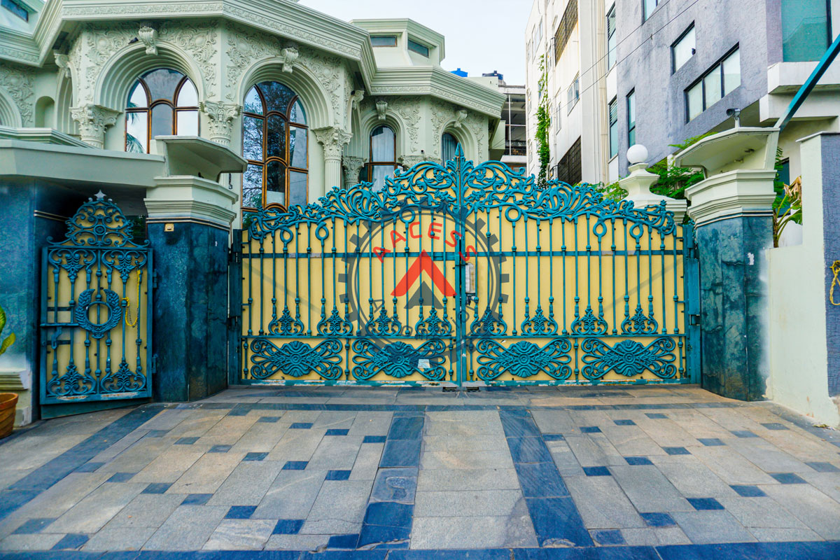 Banjara Hills Shoeb Swing Gate