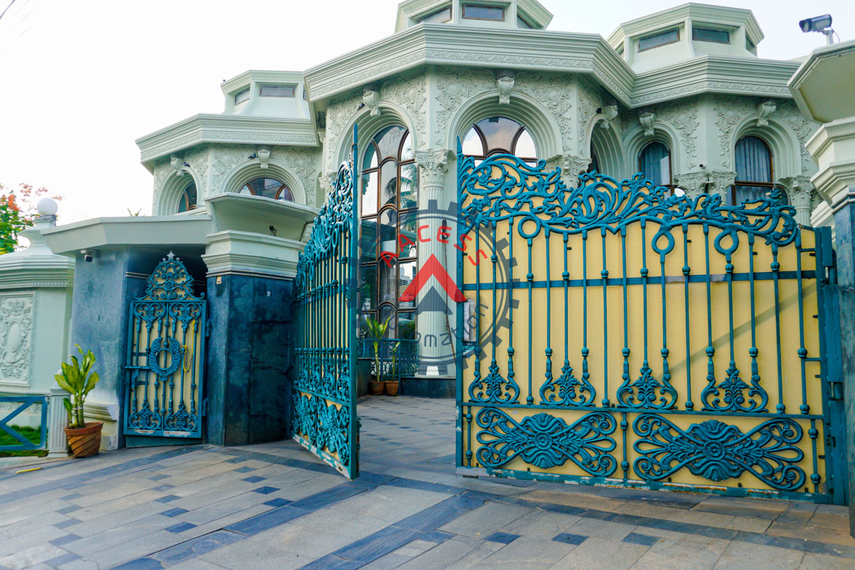 Banjara Hills Shoeb Swing Gate