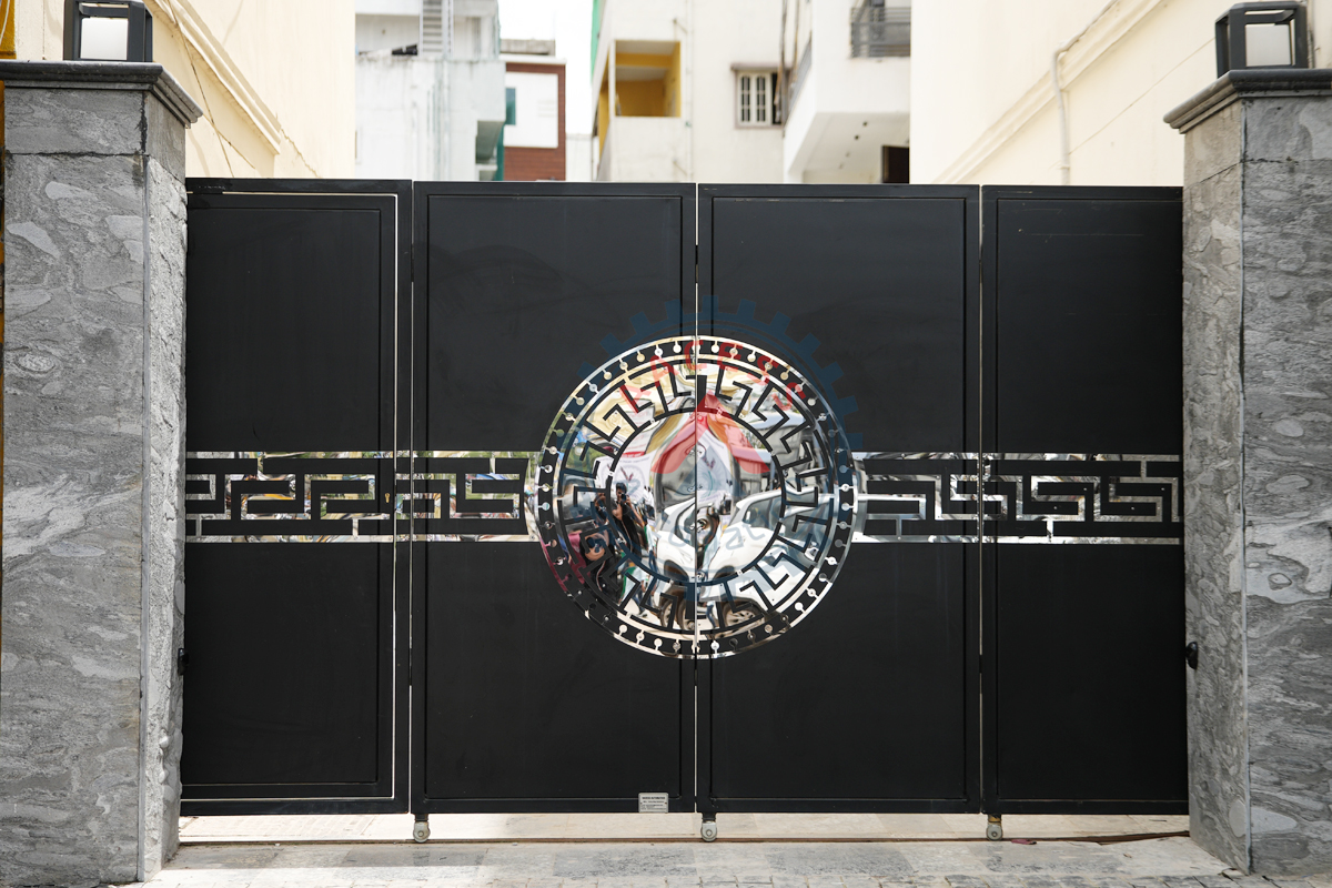 l-type-sliding-gate